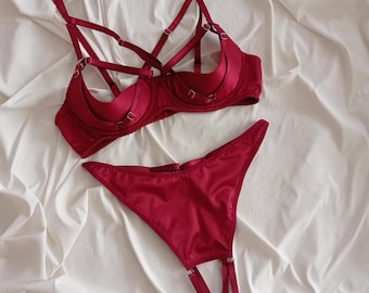 Quarter Cup Bra, Open Shelf Lingerie, Cupless Style, Large Bust Fit