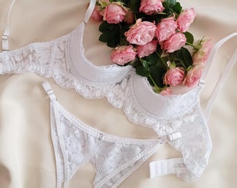 White open lingerie, sexy bra, plus size lingerie, crotchles panty, cupless lingerie, sheer bra, open cup bra.