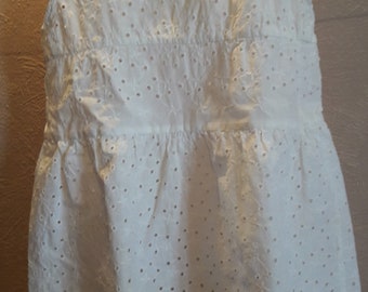 Robe vintage bébé fille, robe bébé fille 12 mois, robe de bébé en dentelle anglaise, des années 60.