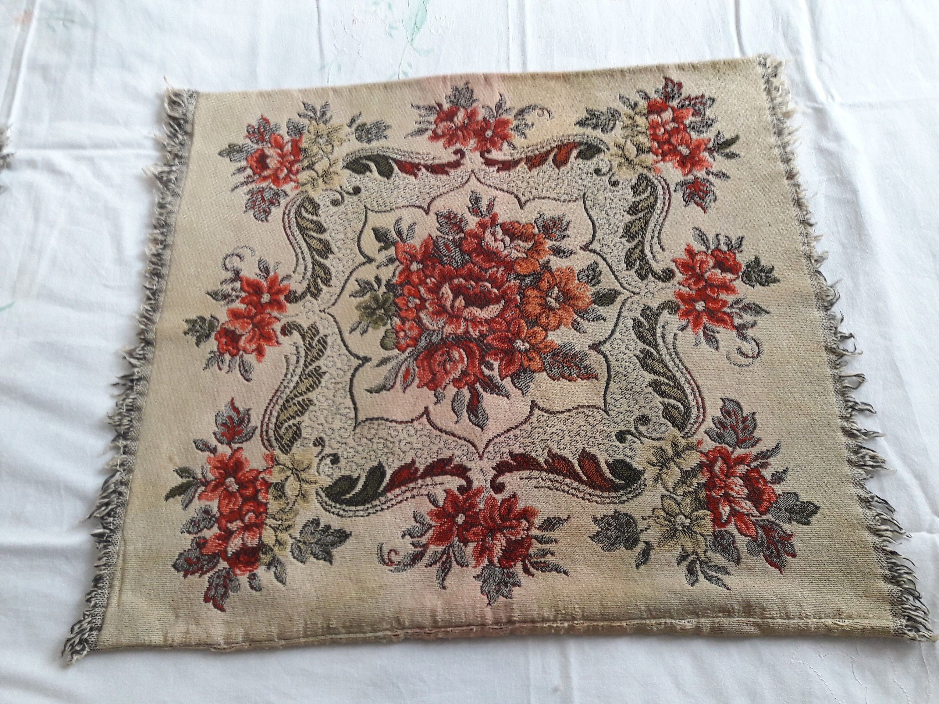 2 Housses de Coussin en Tapisserie Fleurs, Coussins Anciens Motifs à Médiéval, Vintage.