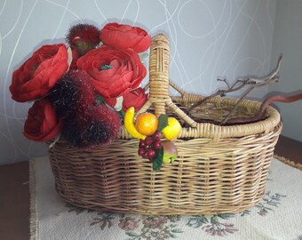 Vintage wicker basket, wicker basket with handle, woven wicker basket, French artisanal manufacturing, handmade, Provençal basket.