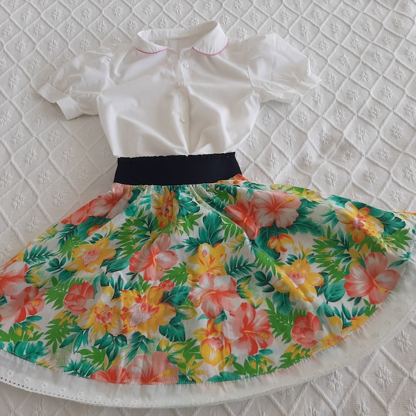 Chemisier blanc, jupe à fleurs, ensemble blouse et jupe, fillette 10 ans, vintage des années 90.