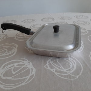 Rectangular kitchen pan with lid, fish pan, frying pan, vintage France 1960s.