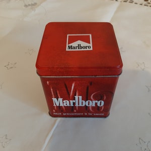 Scatola in metallo, portasigarette pubblicitario, Maloboro, vintage anni 90.