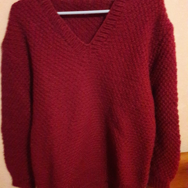 Pull laine tricoté à la main, pull rouge/bordeaux maille fantaisie, pull col V, vintage des années 80.