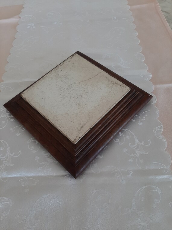 FRANCE 1920 - Dessous de plat Ancien en bois sculpté avec un joli carreau