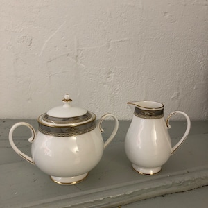 Zuckerdose und Milchkännchen Set Rand Muster und gold
