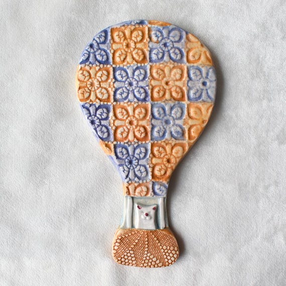 Handmade Ceramic Cat Wall Hanging: Air Balloon Decor