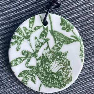 Pendant Green &quot;Flower Garden&quot; Clay and Resin Round