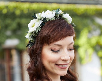 couronne de fleurs blanches