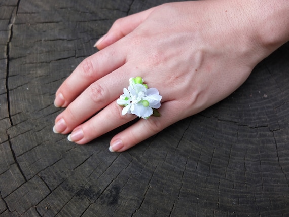 White flower best sale ring