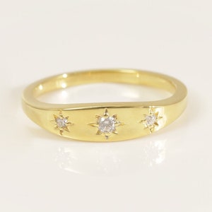 Star Setting Diamond Stacking Ring, 14K Solid Gold Delicate Minimal Diamond Ring, Diamond Starburst Ring