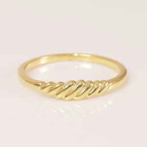 Gold Twisted Ring, 14K Solid Gold Thin Croissant Ring, Gold Midi Ring, Pinky Ring, Cute Gold Ring