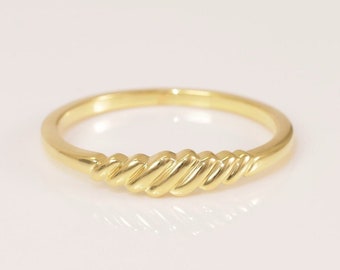 Gold Twisted Ring, 14K Solid Gold Thin Croissant Ring, Gold Midi Ring, Pinky Ring, Cute Gold Ring