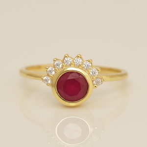0.50 CT Garnet Cluster Engagement Ring, Vintage Solitaire Wedding Ring, Promise Ring, Anniversary Ring, Vintage Style Ring
