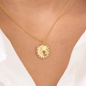 Horse Shoe Necklace, Horse Pendant Necklace, Dainty Animal Charm, Layering Necklaces, Equestrian jewelry