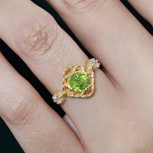 Vintage Peridot Engagement Ring, August Birthstone Ring, Peridot Diamond Ring, Green Gemstone Ring, Bridal Promise Ring Gift for Her