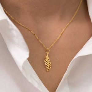Minimalist Leaf Necklace, Leaf Charm Pendant, Leaf Necklace for Women, Nature Jewelry, Gift for Nature Lover