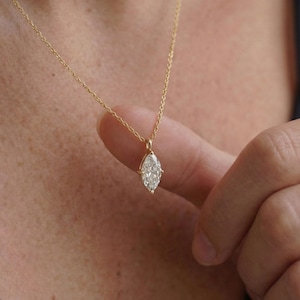 Delicata collana con solitario di diamanti a taglio marquise in oro 14 carati, pendente minimalista / Elegante e raffinato regalo per l'anniversario di matrimonio per lei