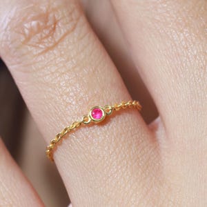 Bezel Set Ruby Chain Ring, July Birthstone Gifts, Delicate Chain Ring, Minimalist Chain Ring, Lovely Gifts for Her