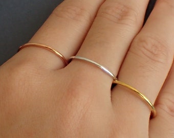 1.0 MM Simple Gold Ring / Thin Wedding Band in 14K Solid Gold / 1MM Stackable Band / Simple Gold Ring / Knuckle Ring