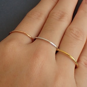 1.0 MM Simple Gold Ring / Thin Wedding Band in 14K Solid Gold / 1MM Stackable Band / Simple Gold Ring / Knuckle Ring