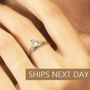 Skull Claddagh Ring, Sterling Silver Skull Wedding ring, Skeleton Simple Ring, Gothic Jewelry, Mother's Day Gift