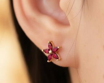 Granat Blume Ohrstecker, Januar Birthstone, jeden Tag Ohrringe Geschenk für sie, Blumen Ohrstecker, Abschlussgeschenk
