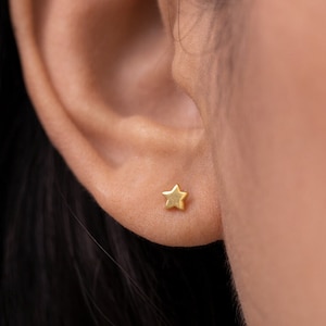 Minimalist Star Stud Earrings, 18 Gold Star Earrings, Starburst Studs, Gift for Girlfriend, Gift for Wife, Gift for Sister