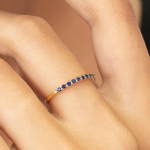 Shared Prong Blue Sapphire Wedding Band, September Birthstone Ring, Classic Wedding Ring, Women Wedding Band, Valentines Day Gift