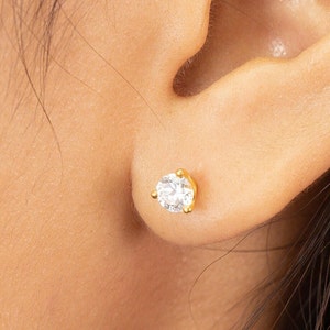 Orecchini a bottone con diamante solitario da 4,5 mm, orecchini minimalisti con diamanti, orecchini da indossare tutti i giorni, regalo per lei, orecchini da sposa, regalo per donna