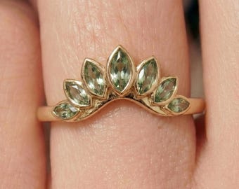 Delicate Green Amethyst Gemstone Marquise Curved Ring, Stackable Gold Crown Band, Unique Wedding Enhancer, Anniversary Gift for Her