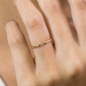 Classic Twisted Plain Stacking Ring, Sterling Silver Twisted Rope Wedding Band, Stacking Twist Ring, Minimalist Ring