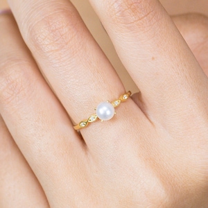 Pearl and Diamond Engagement Ring, June Birthstone, Pearl Ring, 18k Gold Unique Promise Ring, Marquise Ring