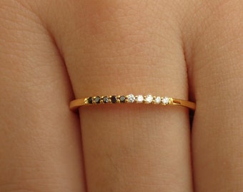 Alternating Black & White Diamonds Wedding Band, 14k Solid Gold Thin Dainty Band, Diamond Stackable Ring