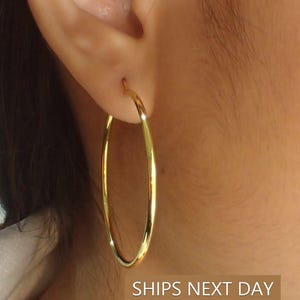 Hoop Earrings in 14K Solid Gold / 35mm Minimalist Lightweight Hoops / Bridesmaid Earring Gift / Delicate Hoop Earrings / In Stock