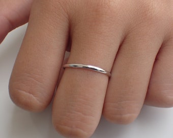 1.5mm Simple Thin Plain Wedding Band, Smooth Plain Band, Thin Dainty Band, Half Dome Band, In Stock