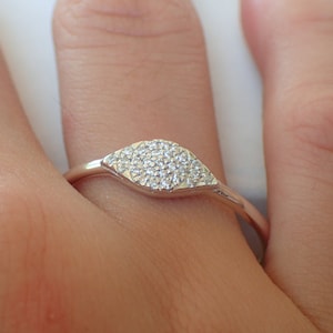 Vintage Engagement Ring Marquise Shape Ring Platinum Ring 14k White Gold Dainty Ring Diamond Pre-Engagement Ring Eye Shaped Ring Design
