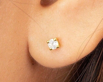 Diamond Stud Earrings, Diamond Solitaire Earrings, 14k Solid Gold Stud Earrings, Gift for Her, Minimalist Stud Earrings