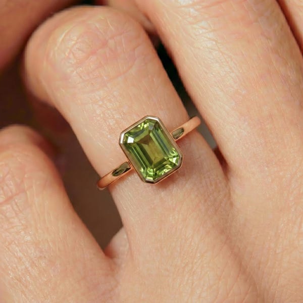 Emerald Cut Peridot Ring in 14K Gold, Bezel Set August Birthstone Ring, Minimalist Stacking Peridot Jewelry, Modern Everyday Gemstone Ring