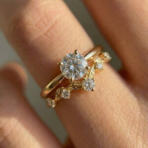 Vintage Moissanite Wedding Ring, Unique Curved Band, Vintage Anniversary Ring Gift for Women image 2