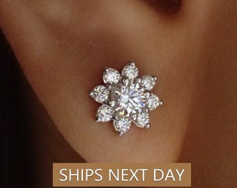 Flower Stud Earrings / Flower Stud Charm / Diamonds Minimalist Earrings / Floral Jewelry / In Stock