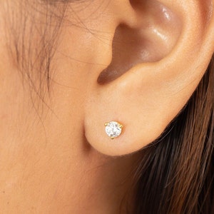 Orecchini a bottone solitario a 3 punte da 4,0 mm, orecchini minimalisti con diamanti, orecchini da indossare ogni giorno, orecchini da sposa, regalo per donna