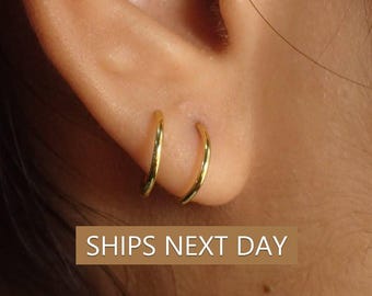 Tiny Double Hoop Twist Earrings / 11 MM Piercing Earrings / Mini Huggie Earrings / Sterling Silver Minimal Spiral Earring / In Stock