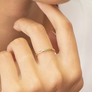 Five Stones Dainty Emerald Band, May Birthstone Gift, Sterling Silver Dainty Wedding Ring, Minimalist Band