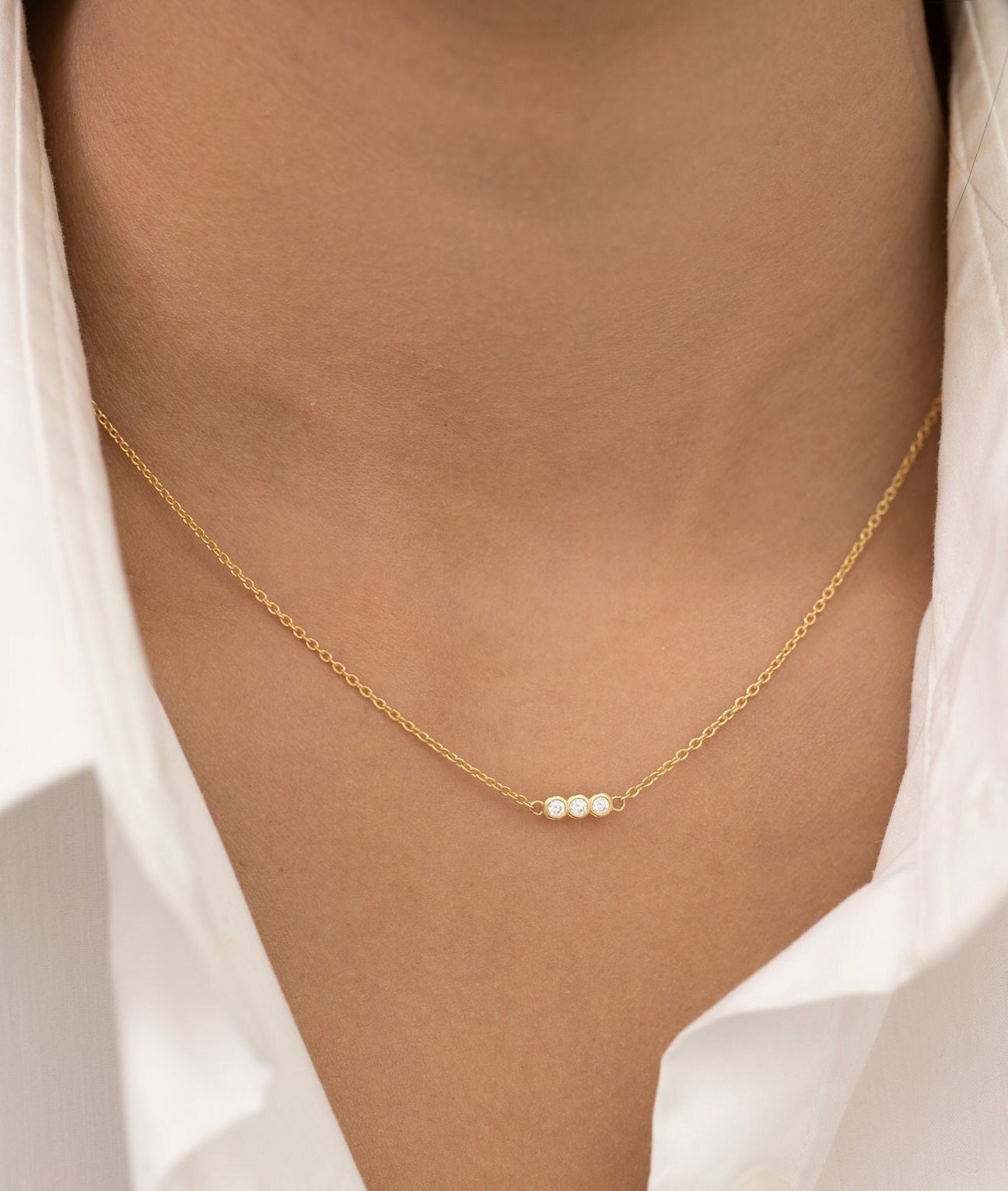 Collar de tres diamantes, collar de diamantes engastados en bisel, collar con colgante de tres piedras, collar para uso diario, regalo de aniversario