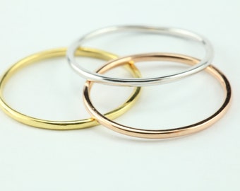 1 mm Gold Ring. Dainty Solid Gold Thin Wedding Band. Skinny Stacking Ring. Simple Gold Ring. Solid Gold Ring, Midi Ring, Knuckle Ring 1mm