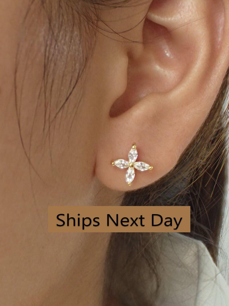 マーキススタッドピアス / マーキスカットダイヤモンドピアス / ミニマ