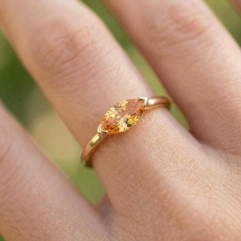 Anel de viagem com citrino lapidado em formato de marquise, estilo leste-oeste | Anel de noivado solitário minimalista | Anel de compromisso delicado com corte em marquise | Anel com pedra de nascimento de novembro imagem 12