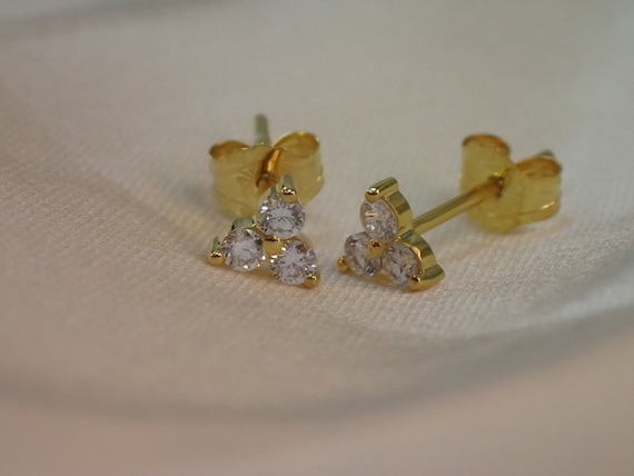 Trio Diamond Stud Earrings / 14K Solid Gold Three Stone Earrings / Minimalist Gold Earrings / Tiny Cluster Earrings